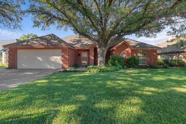 8817 Jason Court, North Richland Hills, TX 76182