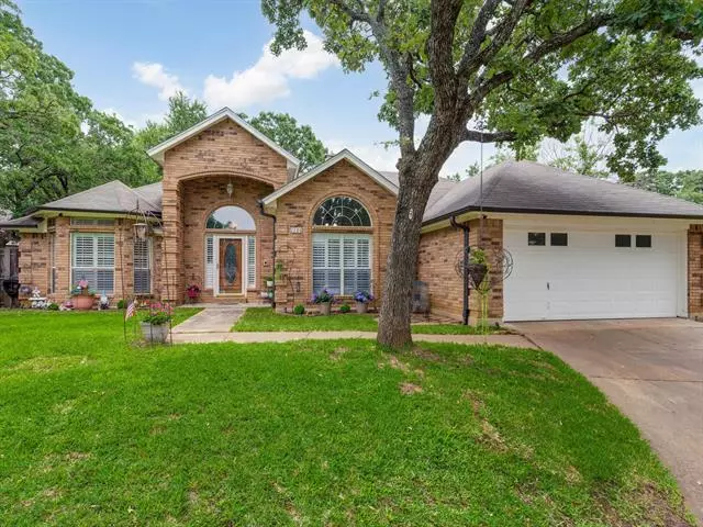 7704 Driftwood Court, North Richland Hills, TX 76182