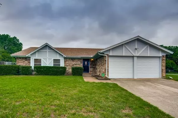 7721 Cedar Park Avenue, North Richland Hills, TX 76182