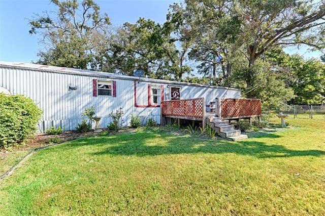 235 Springwood Circle,  Chandler,  TX 75758