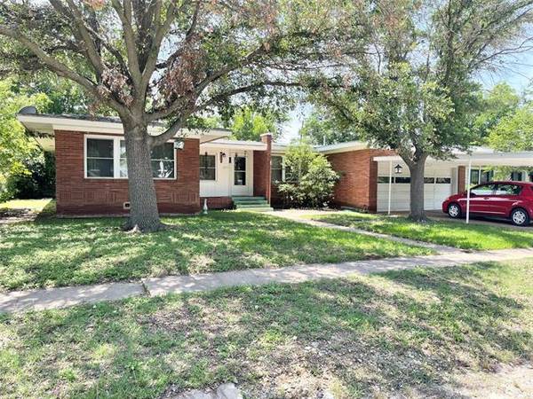 1207 W Wheeler Street, Breckenridge, TX 76424