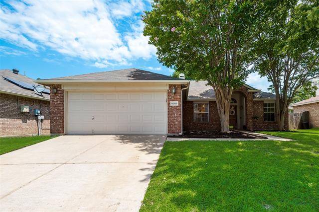 4009 Iris Court, Haltom City, TX 76137