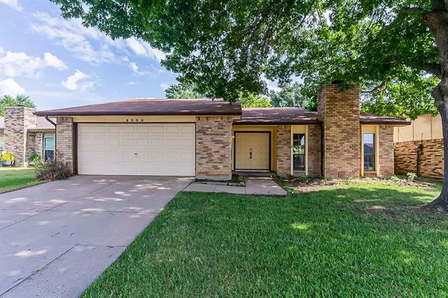 4309 Campion Lane, Fort Worth, TX 76137