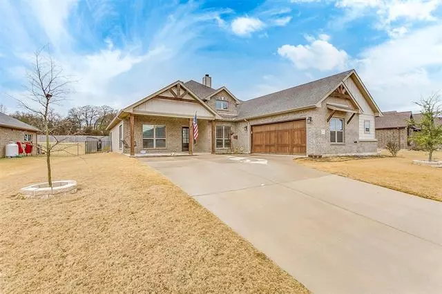 3428 Greenway Drive, Burleson, TX 76028