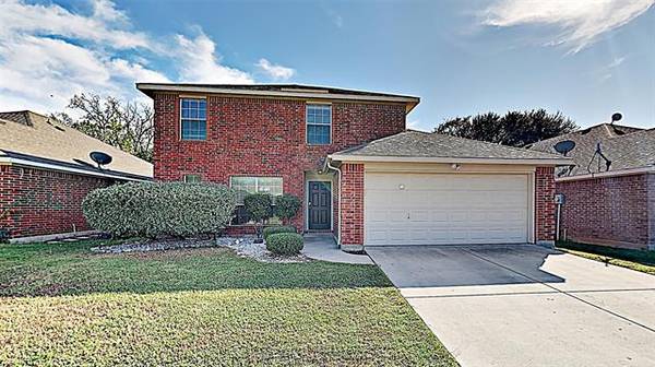 1212 Edgewater Drive, Azle, TX 76020