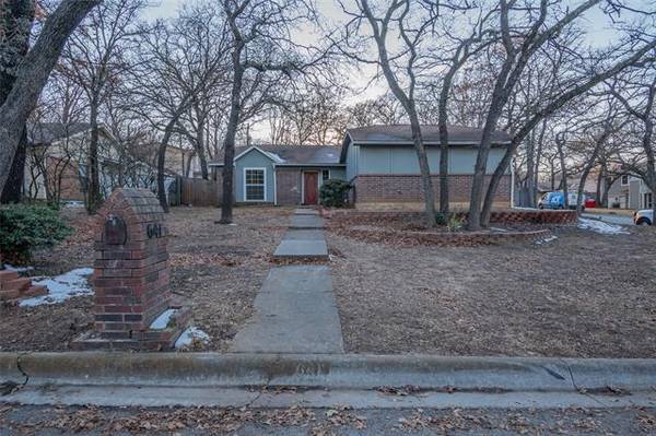 641 Lake Crest Parkway, Azle, TX 76020