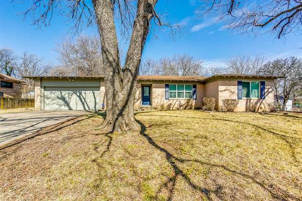 1430 W Water Street,  Weatherford,  TX 76086