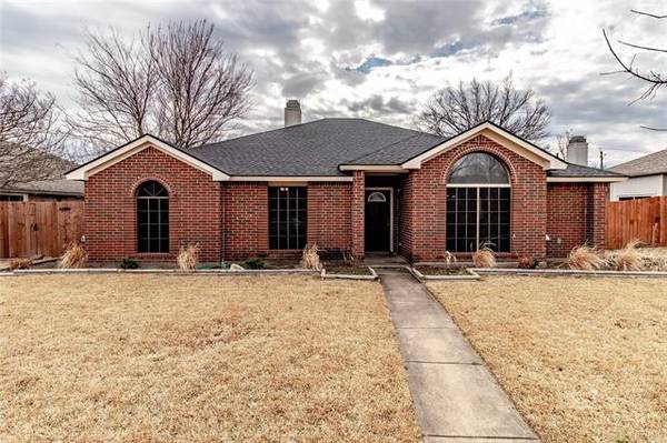 266 E Ridgegate Drive, Garland, TX 75040