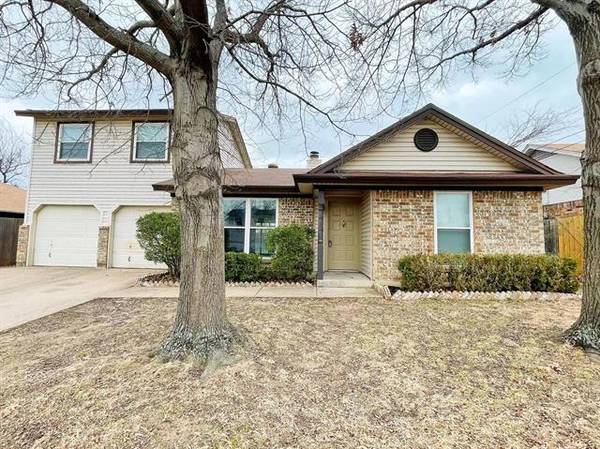 6345 Beetle Drive, Watauga, TX 76148