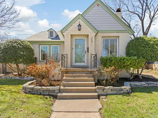 207 N Hampton Road, Dallas, TX 75208