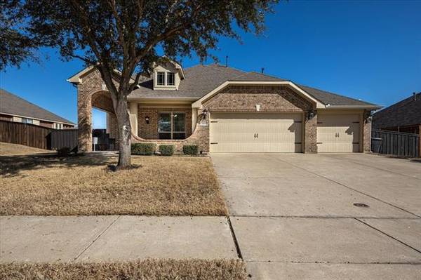 1102 Starleaf Drive, Mansfield, TX 76063