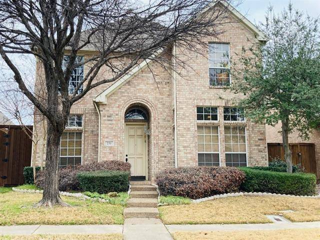 231 Heatherwood Drive, Irving, TX 75063