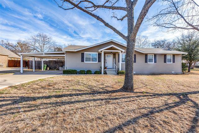 812 Cardinal Road, Mansfield, TX 76063