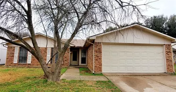 7808 Bermejo Road, Fort Worth, TX 76112