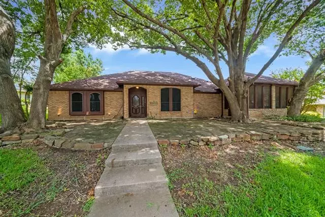 1344 Grand Teton Drive, Desoto, TX 75115