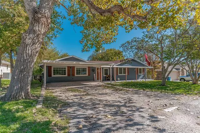 4307 N Chisholm Trail, Granbury, TX 76048