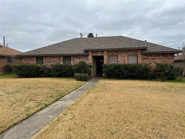 1702 Paxton Drive, Carrollton, TX 75007