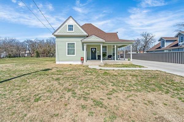 409 E Walnut Street, Hillsboro, TX 76645