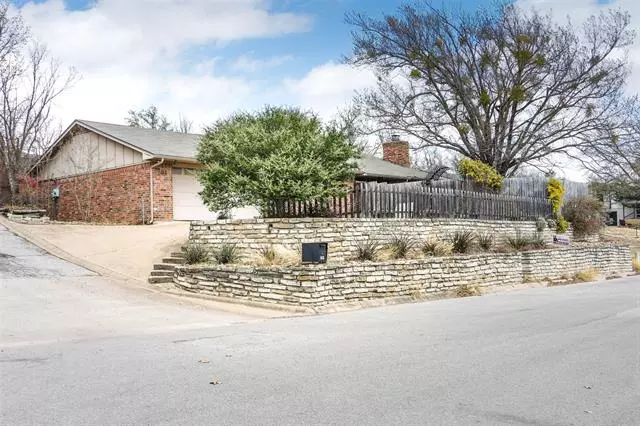 101 Roselawn Drive, Weatherford, TX 76086