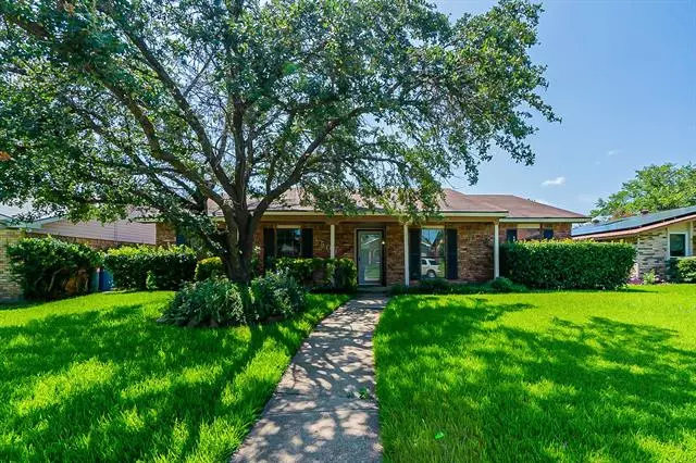 Mesquite, TX 75150,500 Hardwood Trail