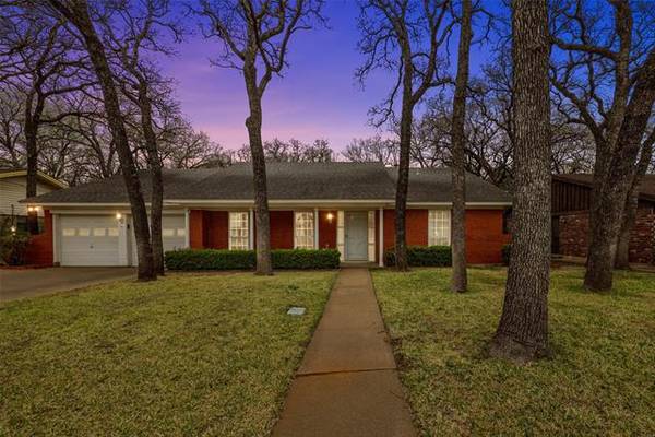 1216 Kathryn Street, Hurst, TX 76053