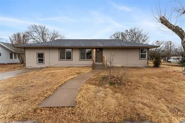 2406 1st Street, Brownwood, TX 76801