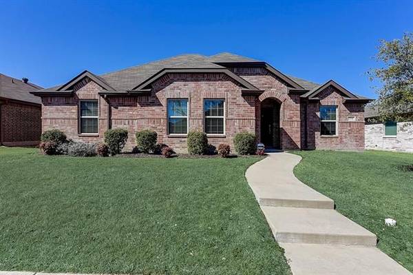 2126 Fair Weather Drive, Lancaster, TX 75146