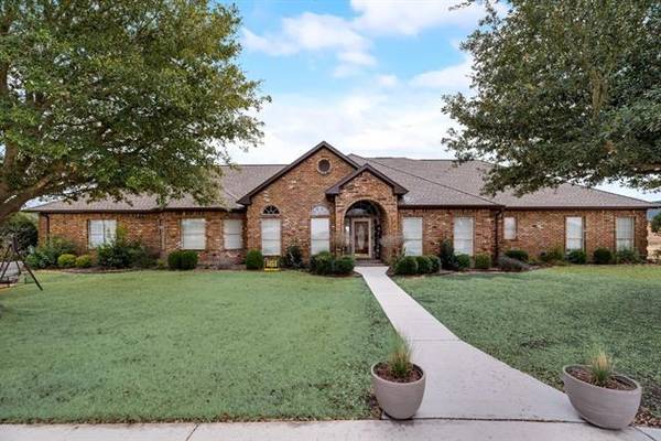 1540 Trinity Meadows Drive, Talty, TX 75160