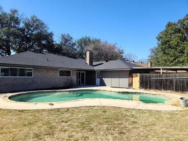 2310 Greenmeadow Drive, Carrollton, TX 75006