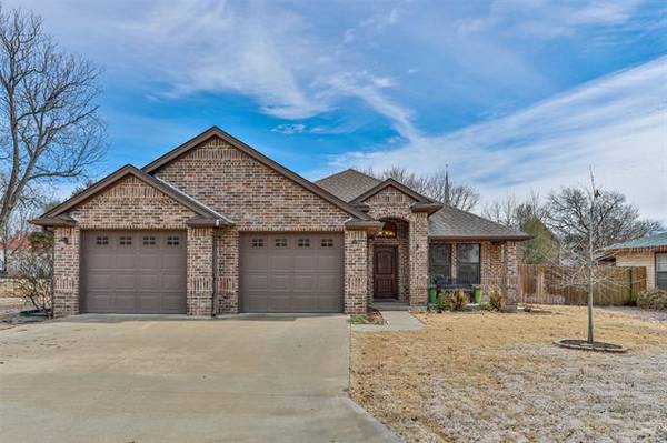 716 N Elm, Muenster, TX 76252