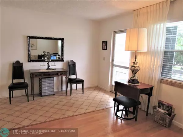 Deerfield Beach, FL 33442,286 Farnham L  #286