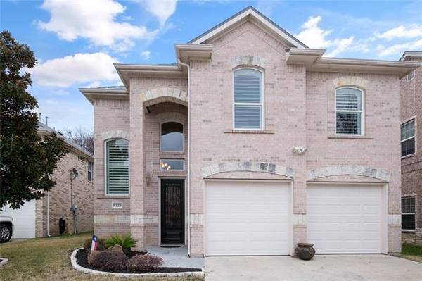 8525 Sunset Cove Court, Fort Worth, TX 76179