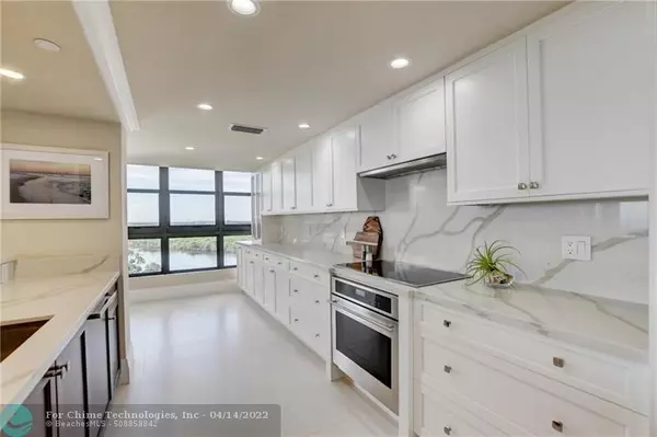 Highland Beach, FL 33487,4740 S Ocean Blvd  #1211