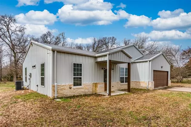 422 County Road 4101, Greenville, TX 75401