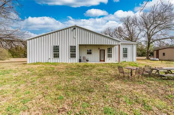 Greenville, TX 75401,422 County Road 4101