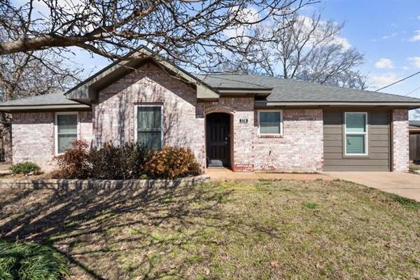 270 TRAIL Road, Deport, TX 75435