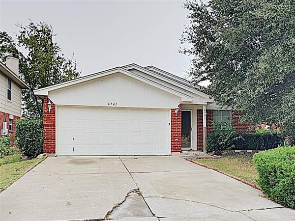 6741 Oregon Trail, Arlington, TX 76002