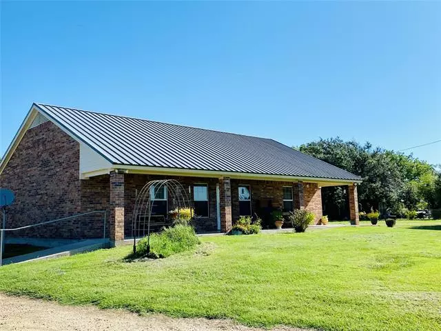 8343 Hwy 1689, Sidney, TX 76474