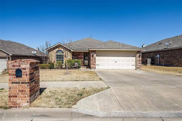 9204 Diane Drive, White Settlement, TX 76108