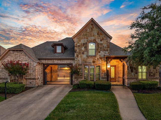 8212 Oak Knoll Drive, North Richland Hills, TX 76182