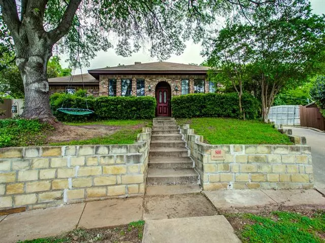 Euless, TX 76039,800 Maplewood Court