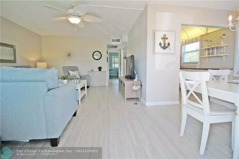 Deerfield Beach, FL 33442,325 Oakridge S  #325