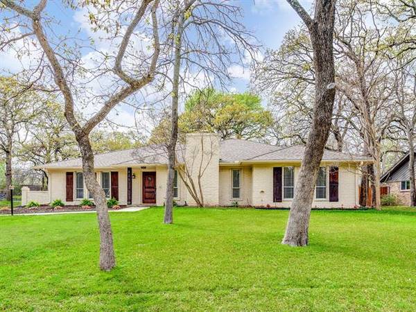 336 Oak Forest Drive, Highland Village, TX 75077