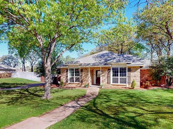 404 Briarcliff Court, Colleyville, TX 76034