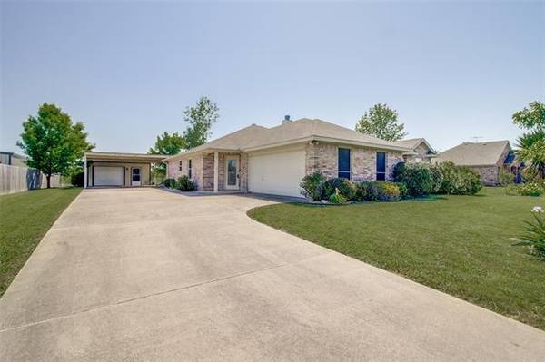 1205 Valley Drive, Justin, TX 76247