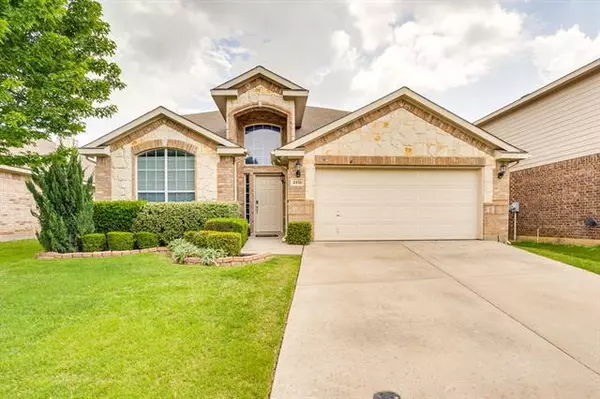 4416 Grassy Glen Drive, Fort Worth, TX 76244