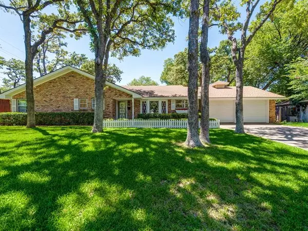 Hurst, TX 76053,108 Post Oak Circle