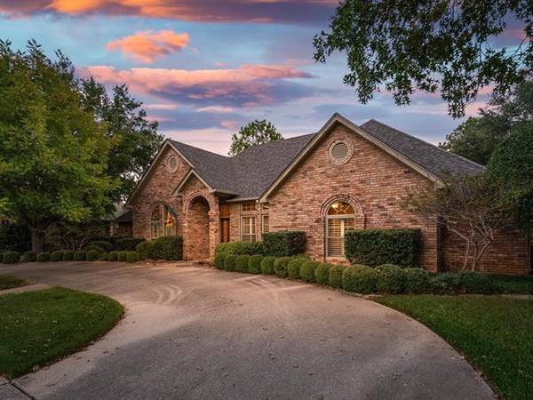 5801 Montford Drive, Colleyville, TX 76034