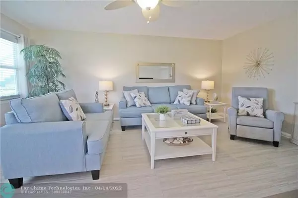 Deerfield Beach, FL 33442,325 Oakridge S  #325