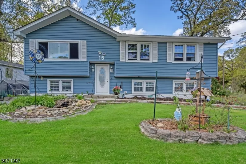 15 Conklin Ave, Hopatcong Boro, NJ 07874